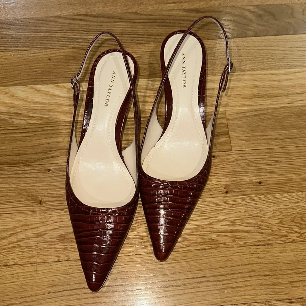 Ann Taylor sling back kitten heels - Picture 3 of 6